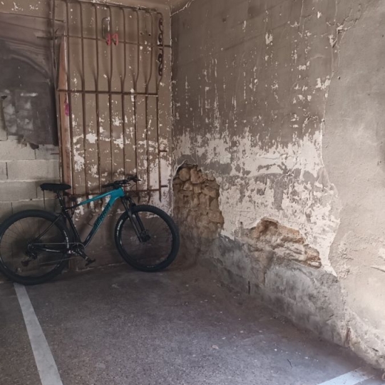 Réseau Immo-diffusion : Parking NIMES (30900) m2  40 € 