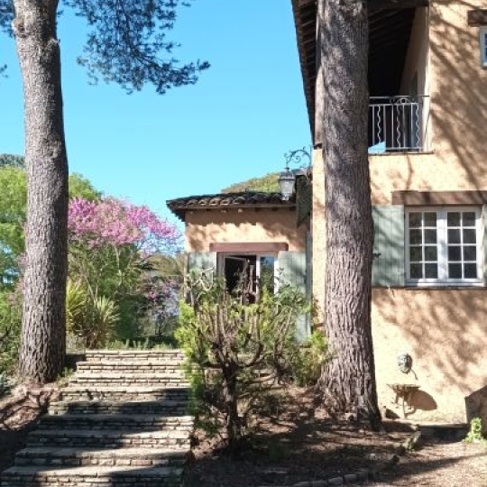 Réseau Immo-diffusion : Villa NIMES (30900) 160.00m2  1 700 € 