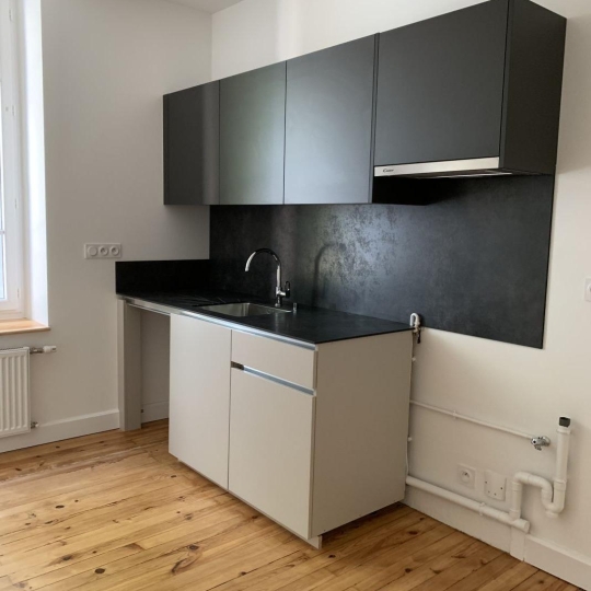 Appartement THIERS (63300) 87.00m2 605 € 