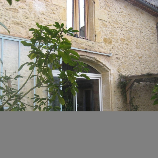 Maison / Villa SAINT-PIERRE-D'AURILLAC (33490) 373.00m2 323 000 € 