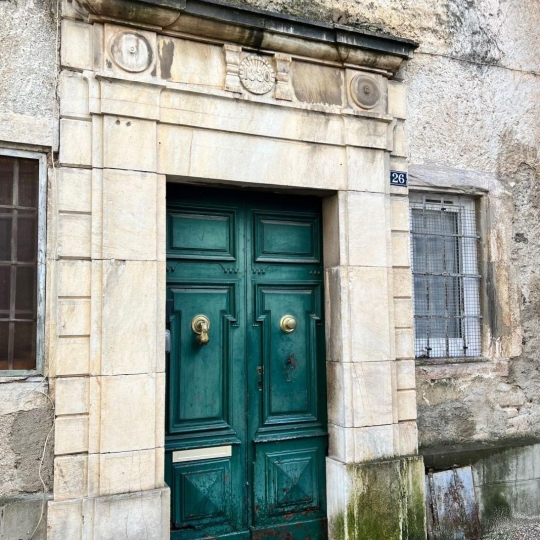 Réseau Immo-diffusion : Maison de ville SAINT-PONS-DE-THOMIERES (34220) 392.00m2  248 000 € 