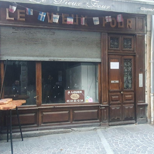 Local / Bureau AX-LES-THERMES (09110) 59.35m2 650 € 