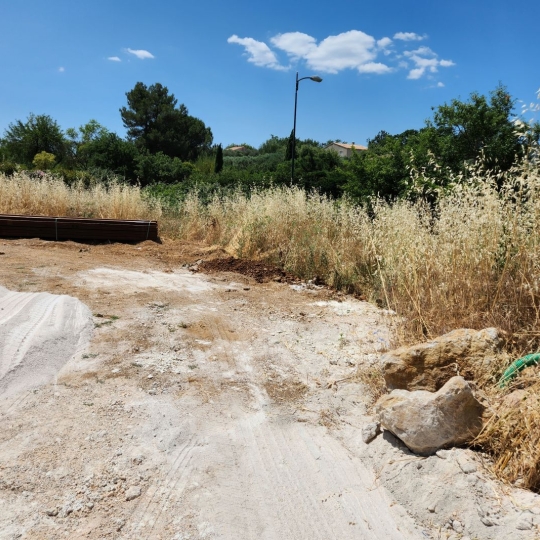Terrain SAINT-MAXIMIN-LA-SAINTE-BAUME (83470) m2  - 215 000 € 