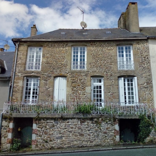 Réseau Immo-diffusion : Maison de village COURCITE (53700) 200.00m2  113 000 € 