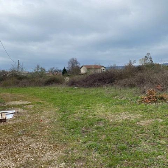 Immeuble LA COTE-SAINT-ANDRE (38260) 145.00m2 112 500 € 
