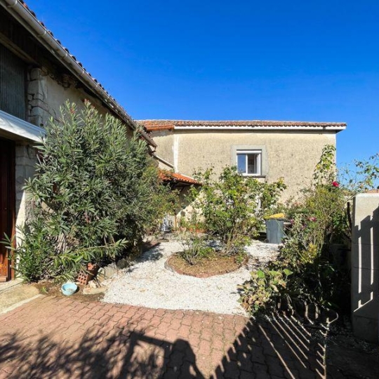 Maison / Villa RUFFEC (16700) 126.00m2 99 800 € 