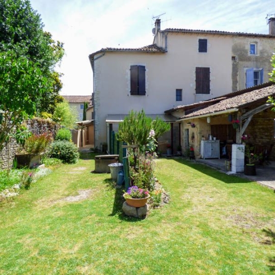 Maison RUFFEC (16700) 280.00m2  - 315 000 € 