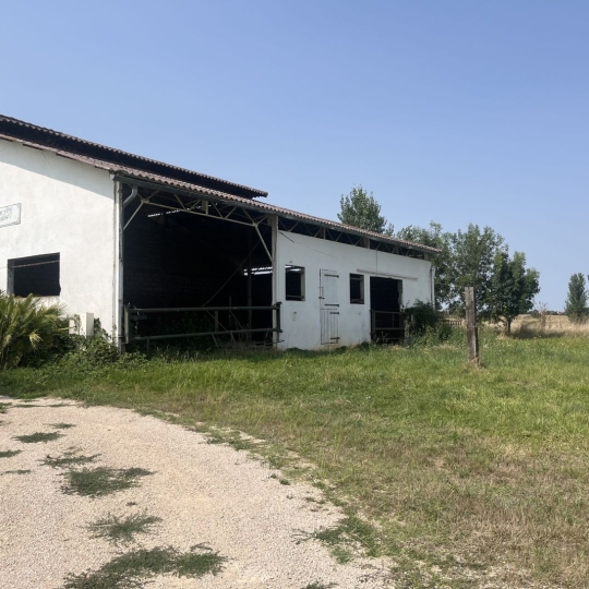 Garage / Parking AUBIET (32270) 160.00m2 100 € 
