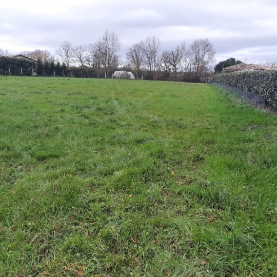 Terrain AUBIET (32270) 1800.00m2 70 000 € 