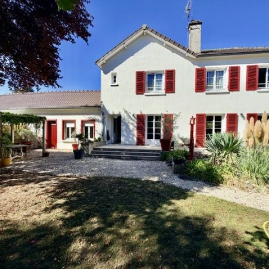 Maison SAINT-JULIEN-LES-VILLAS (10800) 213.00m2 - 440 000 € 