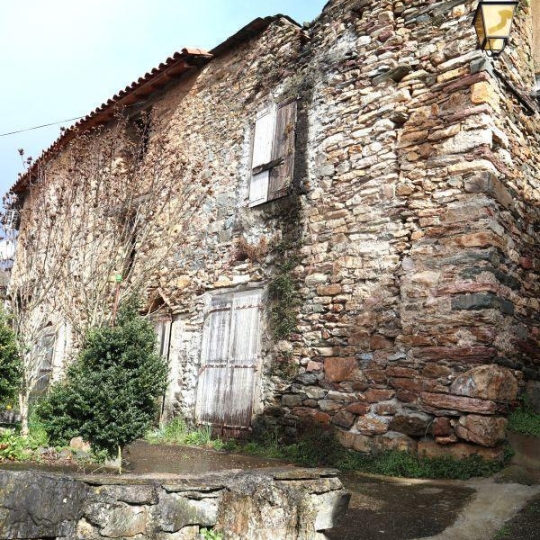 Maison de village FERRALS-LES-MONTAGNES (34210) 103.00m2  - 29 000 € 