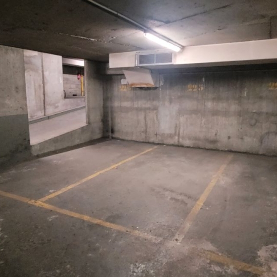 Garage / Parking PARIS (75016) 17.00m2 58 000 € 