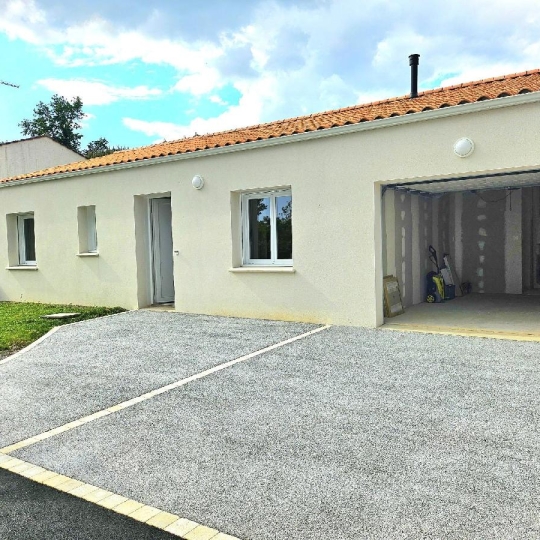 Maison / Villa SAINTE-FOY (85150) 82.00m2 1 090 € 