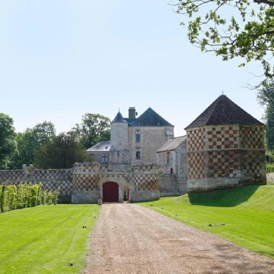 Maison / Villa ARTHIES (95420) 730.00m2 5 200 000 € 