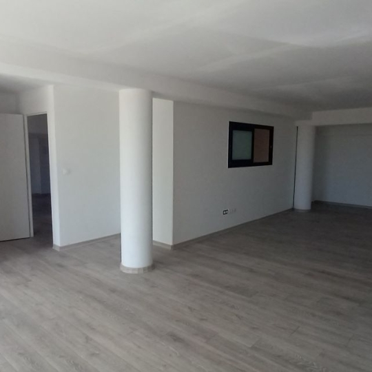 Local / Bureau LA POSSESSION (97419) 350.00m2 4 000 € 