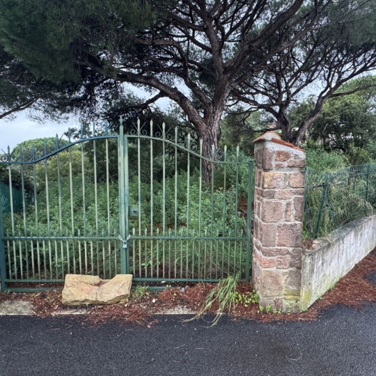 Terrain FREJUS (83600) 1141.00m2 370 000 € 