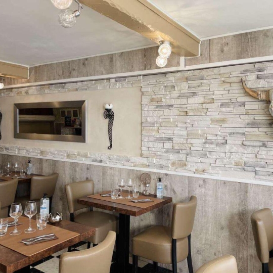 Commerces SAINTES-MARIES-DE-LA-MER (13460) 75.00m2 265 000 € 