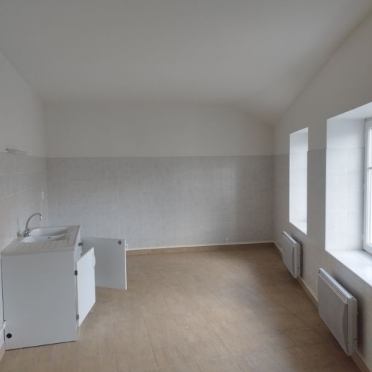 Réseau Immo-diffusion : Maison MACLAS (42520) 300.00m2  250 000 € 