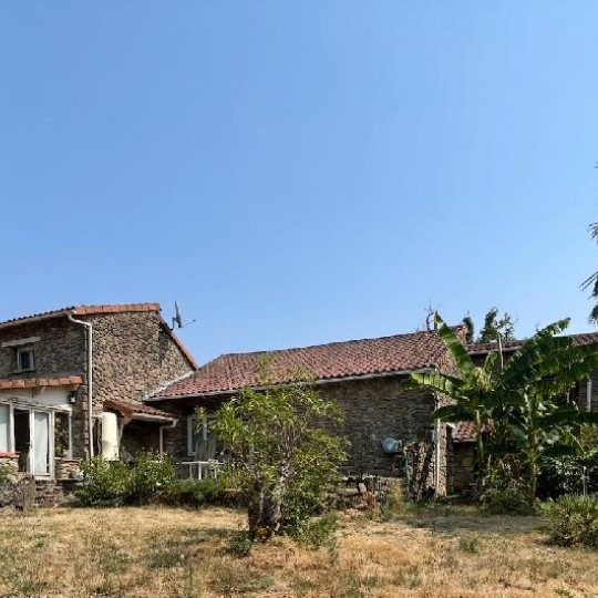 Maison / Villa LA BAZEUGE (87210) 195.00m2 149 450 € 