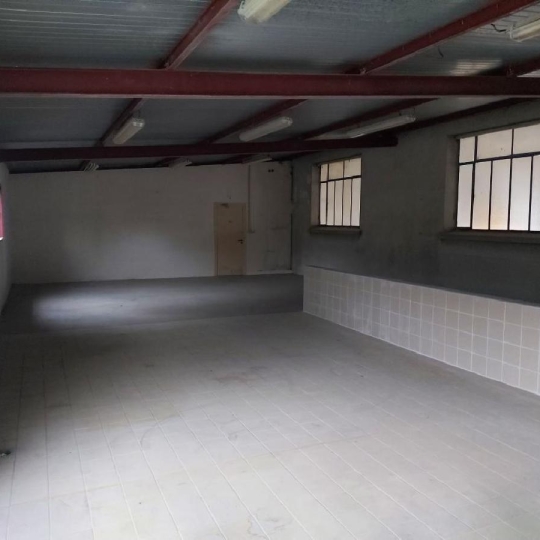 Local / Bureau LA ROCHE-VINEUSE (71960) 500.00m2 1 400 € 