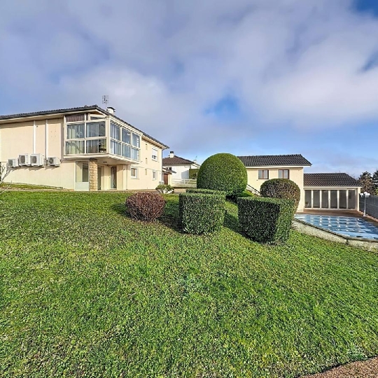 Maison / Villa FLEURVILLE (71260) 154.00m2 250 000 € 