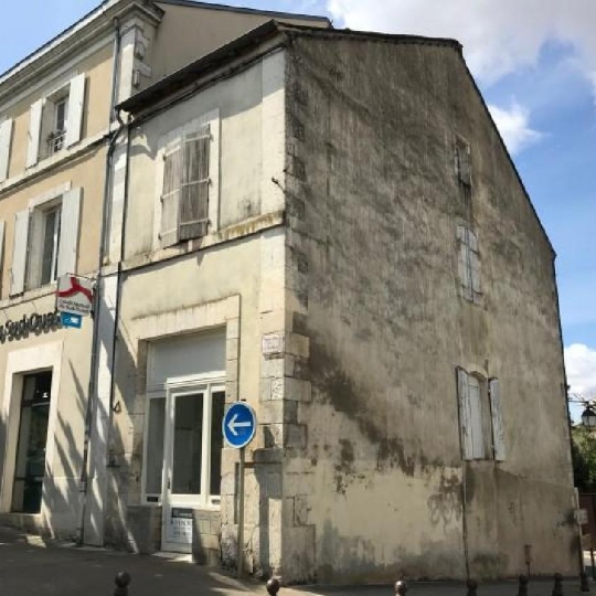 Réseau Immo-diffusion : Maison RUFFEC (16700) 88.00m2  42 000 € 