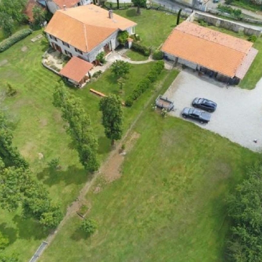 Maison / Villa CELLEFROUIN (16260) 270.00m2 324 950 € 