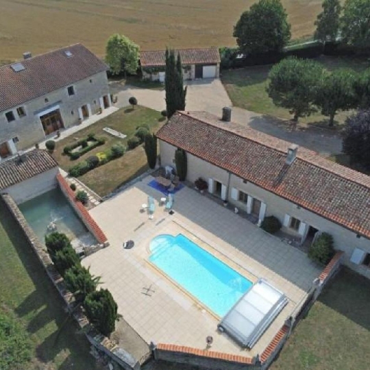 Maison BLANZAY (86400) 252.00m2  - 452 600 € 