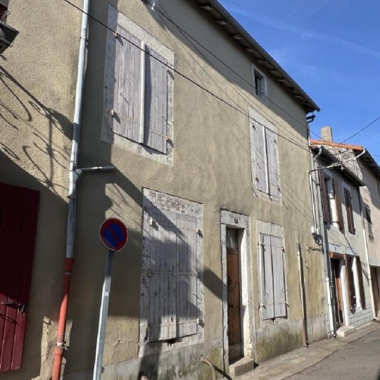 Maison / Villa RUFFEC (16700) 136.00m2 22 500 € 