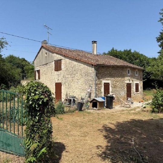 Maison / Villa RUFFEC (16700) 103.00m2 75 000 € 