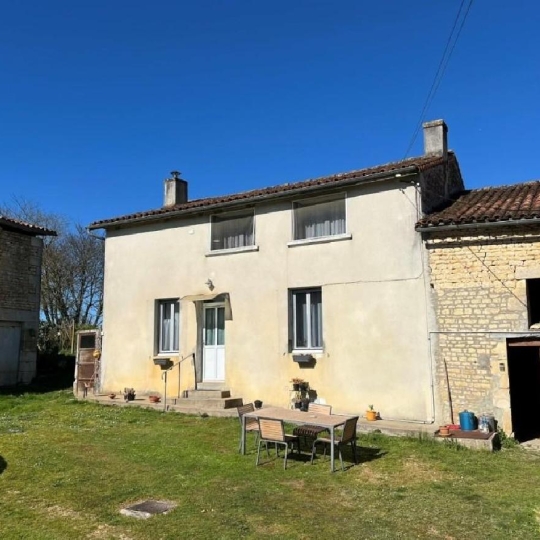 Maison / Villa RUFFEC (16700) 100.00m2 91 350 € 