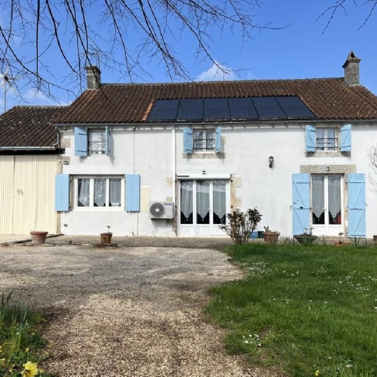 Réseau Immo-diffusion : Maison RUFFEC (16700) 190.00m2  159 570 € 