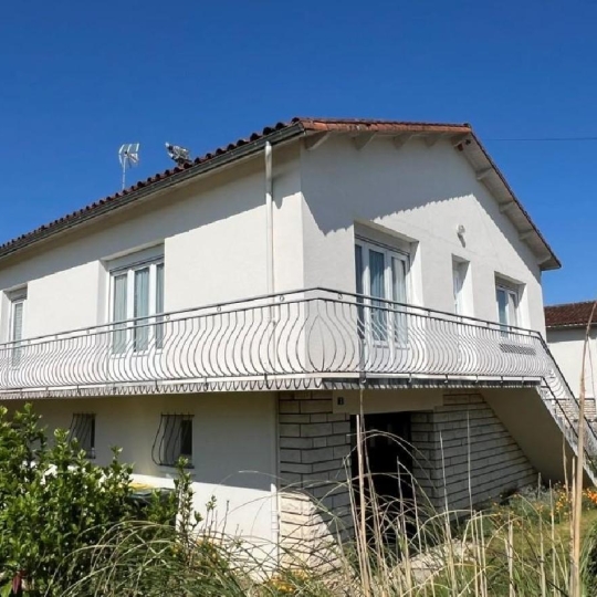 Maison RUFFEC (16700) 131.00m2 - 154 255 € 