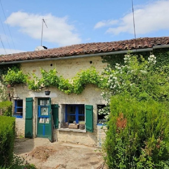 Maison SAINT-CLAUD (16450) 99.00m2  - 86 000 € 
