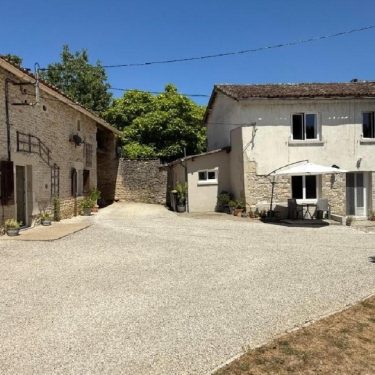 Maison / Villa CIVRAY (86400) 240.00m2 255 000 € 