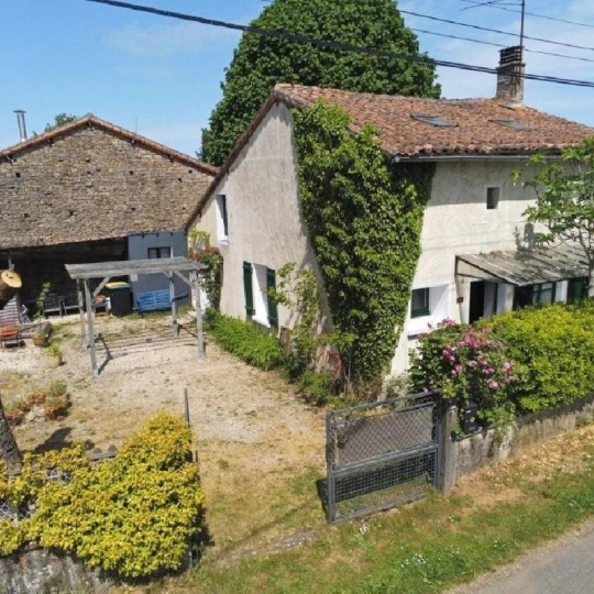 Maison NANTEUIL-EN-VALLEE (16700) 78.00m2 - 65 000 € 