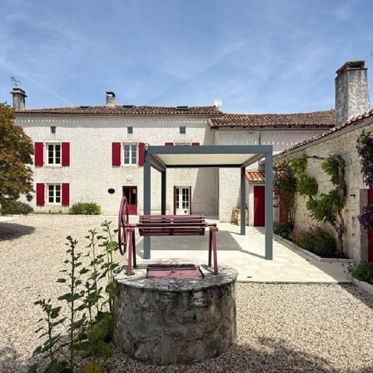 Maison / Villa AIGRE (16140) 214.00m2 249 950 € 