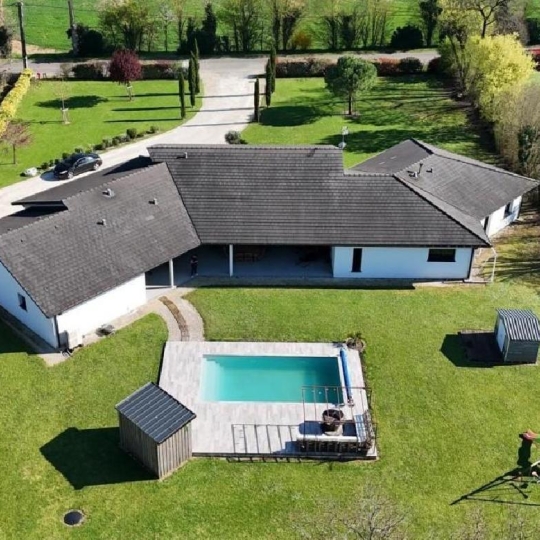Maison RUFFEC (16700) 257.00m2 - 399 950 € 