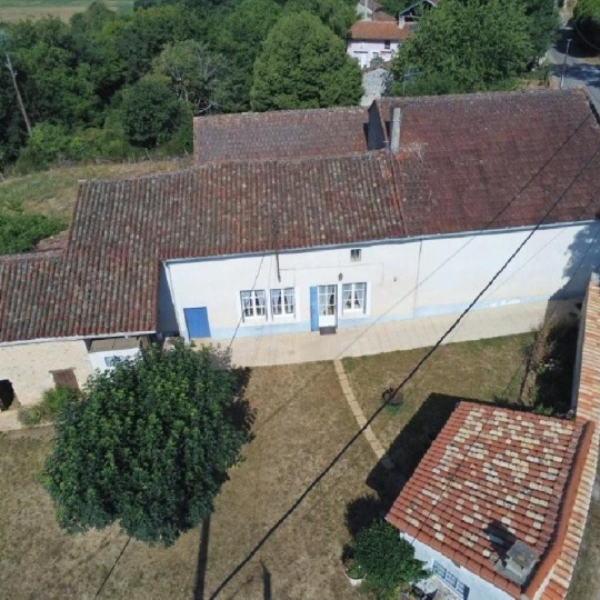 Maison RUFFEC (16700) 92.00m2 - 86 000 € 