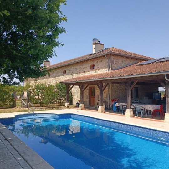 Maison CHARROUX (86250) 240.00m2 - 421 000 € 