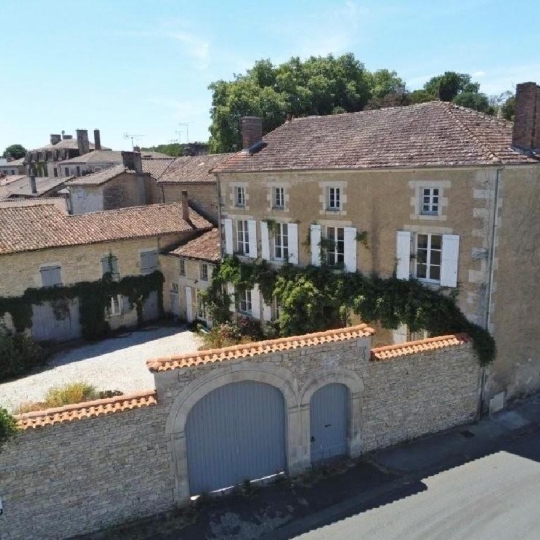 Maison CHAMPAGNE-MOUTON (16350) 320.00m2 - 347 360 € 