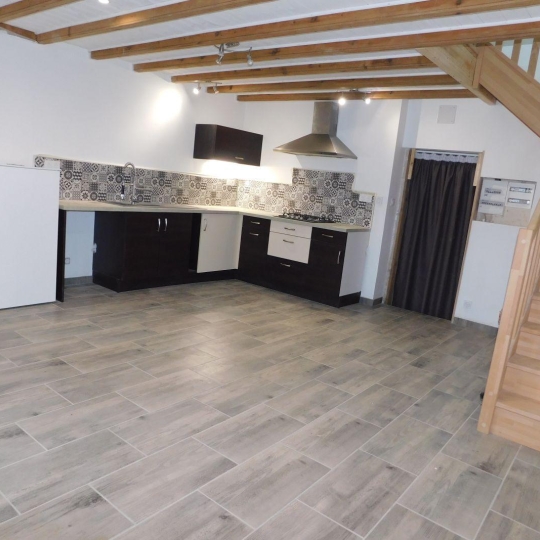 Maison / Villa FONTENAY-LE-COMTE (85200) 350.00m2 243 500 € 