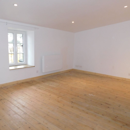 Maison / Villa FONTENAY-LE-COMTE (85200) 350.00m2 243 500 € 
