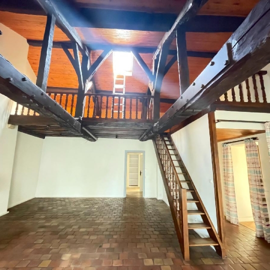 4 Pièces PONT-DE-VEYLE (01290) 156.00m2  - 189 000 € 