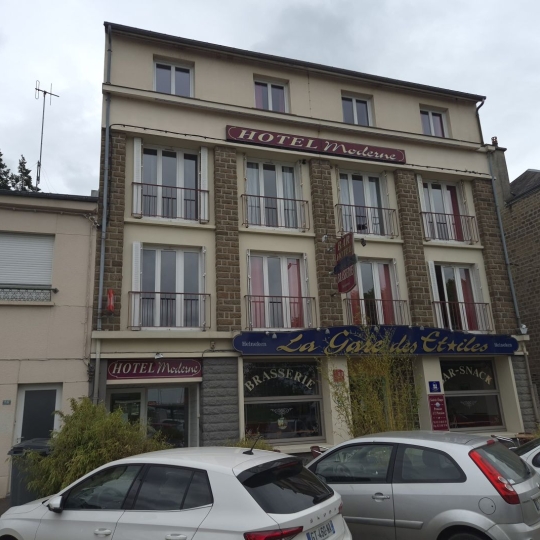 Commerces VIRE (14500) 424.00m2 160 000 € 