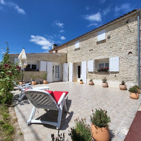 Réseau Immo-diffusion : Maison NERE (17510) 163.00m2  210 000 € 