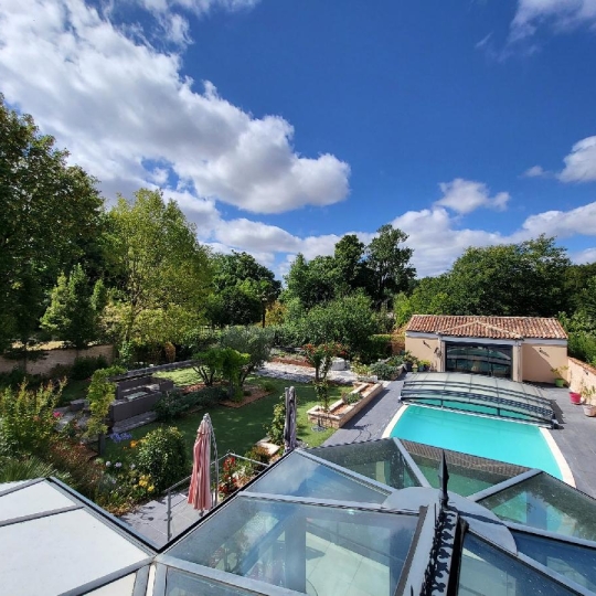 Maison / Villa SAINT-JEAN-D'ANGELY (17400) 269.00m2 724 000 € 