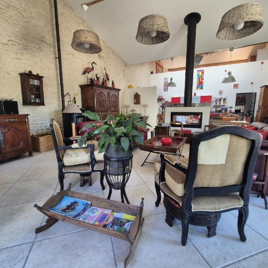 Maison / Villa SURGERES (17700) 362.00m2 469 000 € 