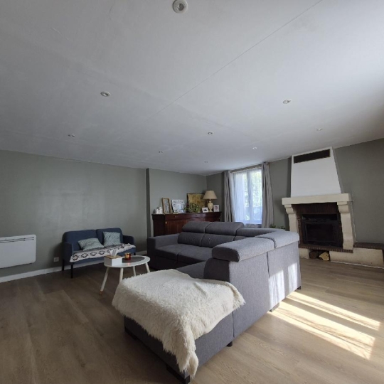 Maison / Villa VILLENEUVE-LA-COMTESSE (17330) 224.00m2 278 000 € 