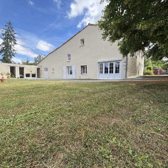 Maison LA FOYE-MONJAULT (79360) 240.00m2 - 295 000 € 